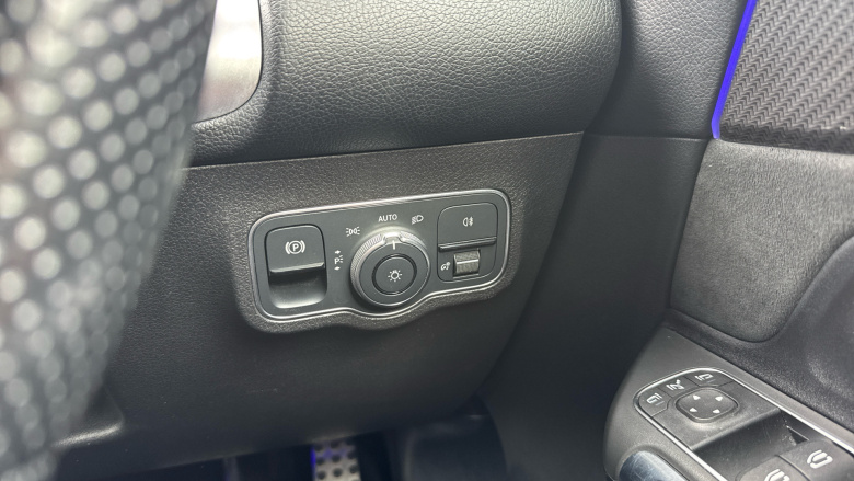 Mercedes-Benz GLB 200 AMG Line Premium 5dr 7G-Tronic Petrol Estate